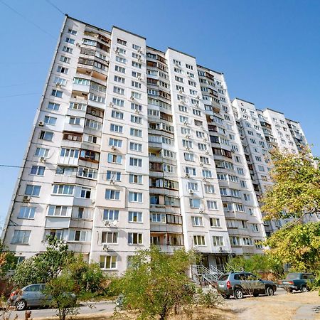 Kvartirkoff Na Obolonskiy Prospekt 9 Kyiv Exterior foto